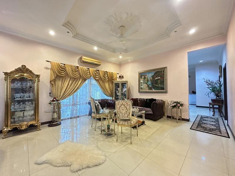 Banglo Pautan untuk Dijual di Seksyen 11 (Kota Damansara) - Esther Lim - Living Room - PropertyGuru.com.my