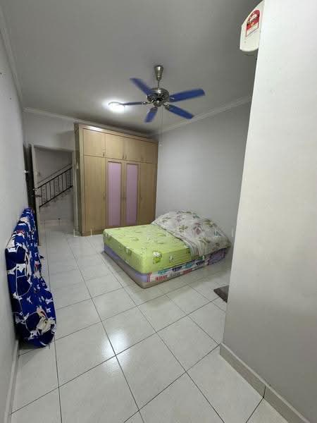 Rumah Teres 1.5-Tingkat untuk Disewa di Taman Molek (Johor Bahru) - Lim Wei Li - Bedroom - PropertyGuru.com.my