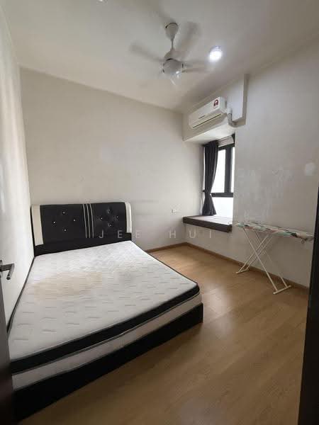 Kondominium untuk Disewa di Amberside @ Country Garden Danga Bay - Jee Hui - Bedroom - PropertyGuru.com.my