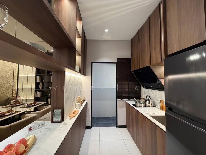Kediaman Servis untuk Dijual di The Address @ Maxim Pelangi - Vincent Lai - Kitchen - PropertyGuru.com.my