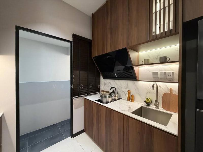 Kediaman Servis untuk Dijual di The Address @ Maxim Pelangi - Vincent Lai - Kitchen - PropertyGuru.com.my