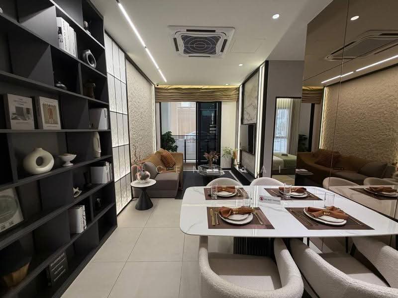 Kediaman Servis untuk Dijual di The Address @ Maxim Pelangi - Vincent Lai - Living Room - PropertyGuru.com.my