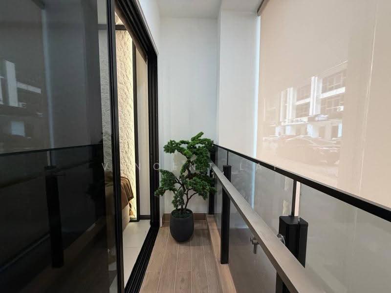 Kediaman Servis untuk Dijual di The Address @ Maxim Pelangi - Vincent Lai - Balcony - PropertyGuru.com.my