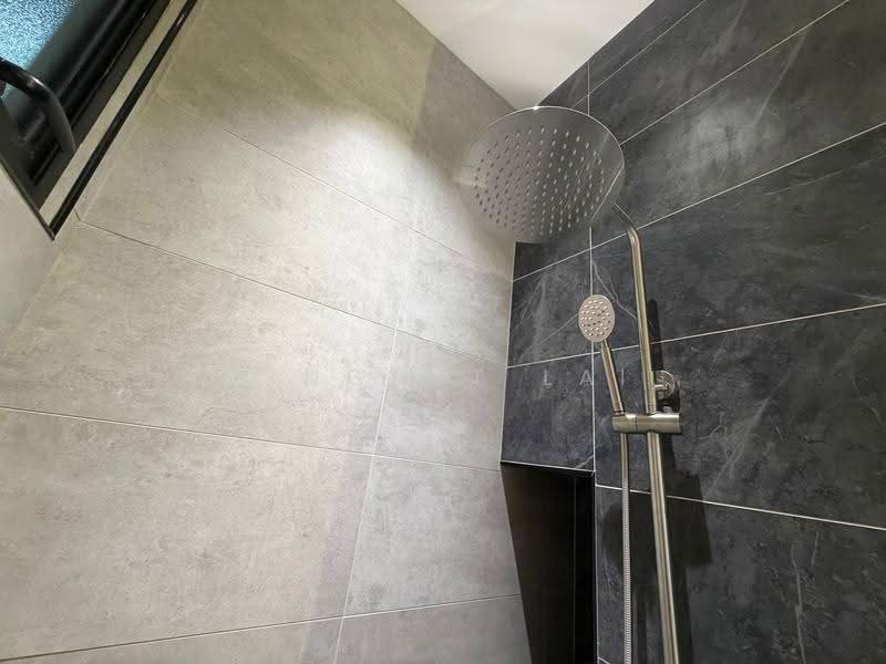 Kediaman Servis untuk Dijual di The Address @ Maxim Pelangi - Vincent Lai - Bathroom - PropertyGuru.com.my