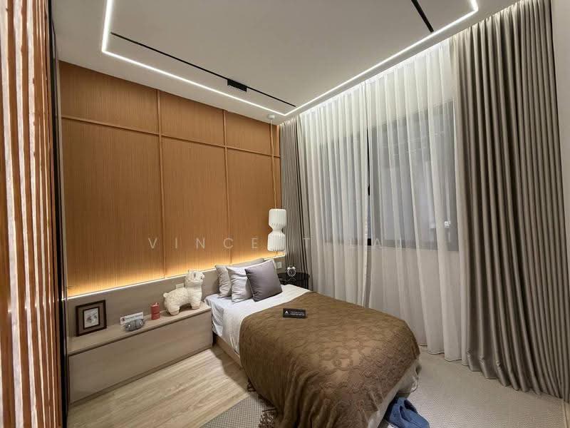 Kediaman Servis untuk Dijual di The Address @ Maxim Pelangi - Vincent Lai - Bedroom - PropertyGuru.com.my