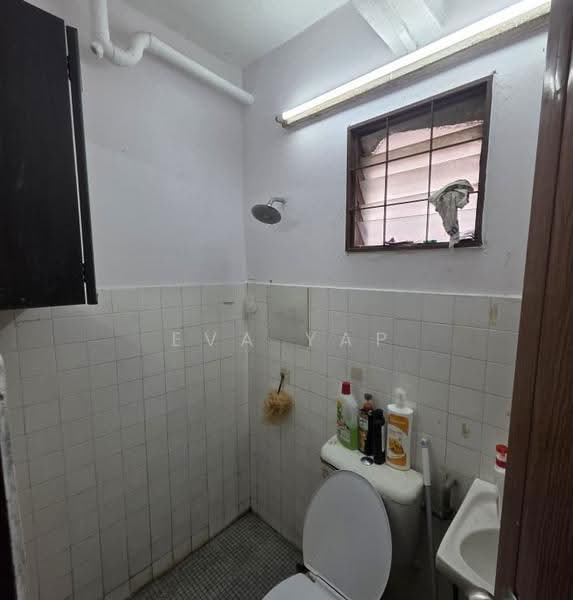 2-storey Terraced House for Sale in Taman Sri Sinar (Segambut) - Eva Yap - Bathroom - PropertyGuru.com.my