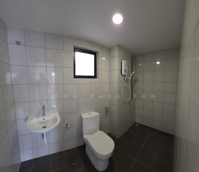 Kediaman Servis untuk Dijual di Hana @ Eco Ardence - Yeong Khek Tan - Bathroom - PropertyGuru.com.my