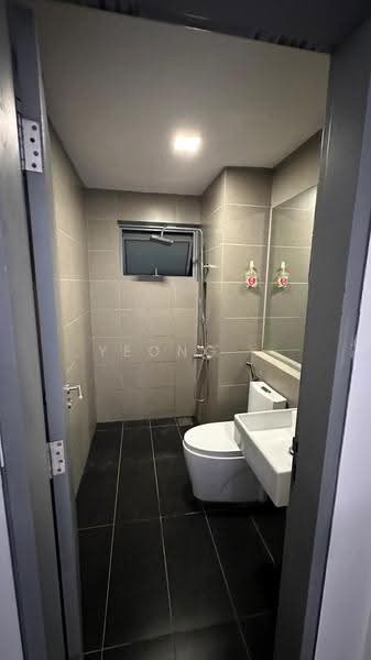 Kondominium untuk Dijual di Lakefront Residence - Yeong . - Bathroom - PropertyGuru.com.my