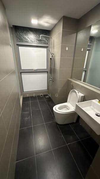 Kondominium untuk Dijual di Lakefront Residence - Yeong . - Bathroom - PropertyGuru.com.my