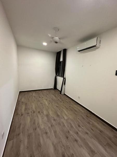Kondominium untuk Dijual di Lakefront Residence - Yeong . - Interior - PropertyGuru.com.my
