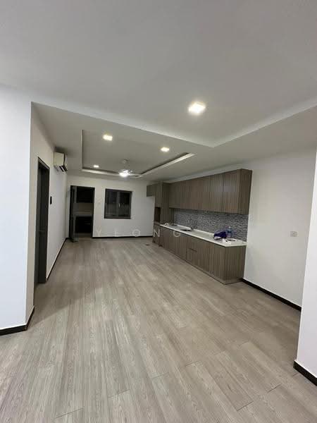 Kondominium untuk Dijual di Lakefront Residence - Yeong . - Kitchen - PropertyGuru.com.my