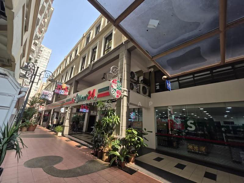 Service Residence for Rent at Dorchester - Sam Yap - Exterior - PropertyGuru.com.my