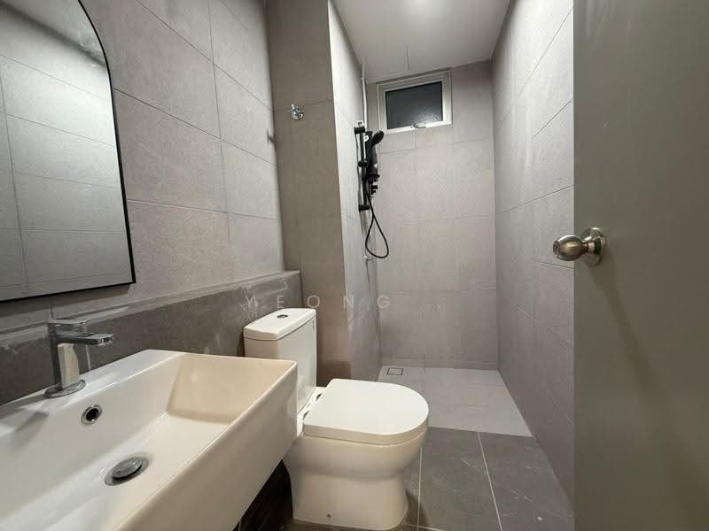 Kondominium untuk Dijual di Sanderling Lakefront - Yeong . - Bathroom - PropertyGuru.com.my