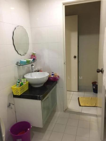 Kondominium untuk Disewa di Plaza Menjalara - Jessica Lim - Bathroom - PropertyGuru.com.my