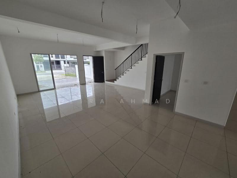 Rumah Teres 2-Tingkat untuk Dijual di Serene Heights (Semenyih) - Azira Ahmad - Living Room - PropertyGuru.com.my