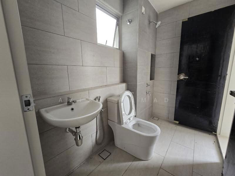 Rumah Teres 2-Tingkat untuk Dijual di Serene Heights (Semenyih) - Azira Ahmad - Bathroom - PropertyGuru.com.my