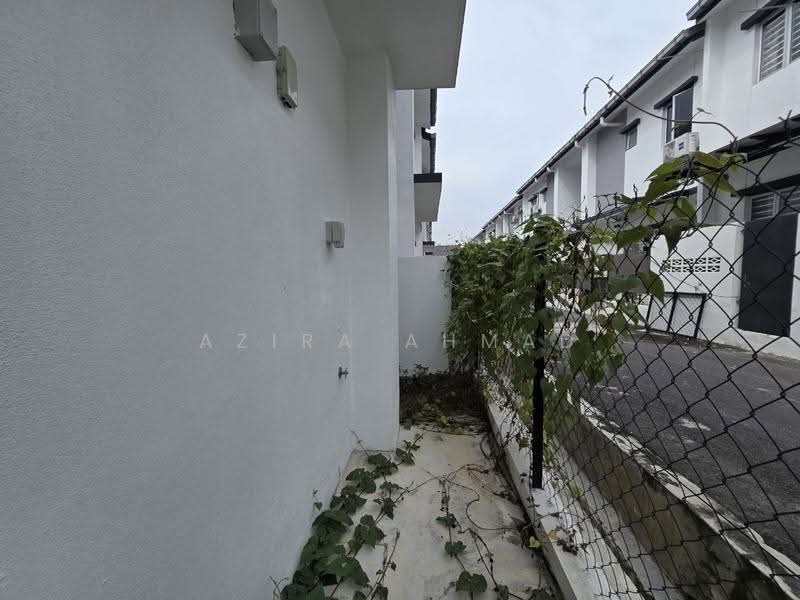 Rumah Teres 2-Tingkat untuk Dijual di Serene Heights (Semenyih) - Azira Ahmad - Exterior - PropertyGuru.com.my