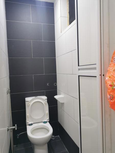 Service Residence for Sale at Univ 360 Place - Kow Tze Fui - Bathroom - PropertyGuru.com.my