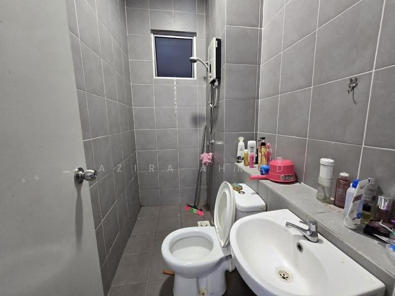 Kondominium untuk Dijual di Residensi Adelia - Azira Ahmad - Bathroom - PropertyGuru.com.my
