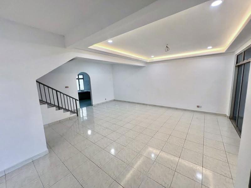 Rumah Teres 2-Tingkat untuk Dijual di Taman Mutiara (Ulu Tiram) - Claire Lai - Living Room - PropertyGuru.com.my