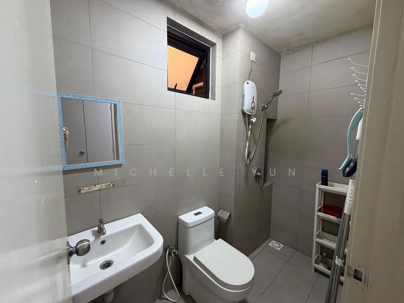 Kondominium untuk Disewa di The Haute Gurney - Michelle Yun - Bathroom - PropertyGuru.com.my