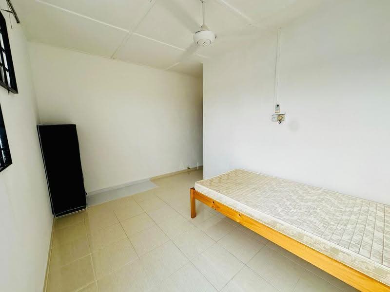 Rumah Teres 2-Tingkat untuk Disewa di Taman Mesra (Kulai) - Claire Lai - Bedroom - PropertyGuru.com.my
