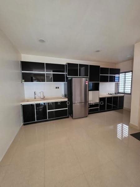 Rumah Berkembar untuk Dijual di Taman Perling (Perling) - Sharon Ng - Kitchen - PropertyGuru.com.my