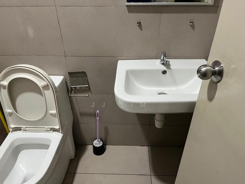 Kondominium untuk Disewa di The Haute Gurney - JJ Lim - Bathroom - PropertyGuru.com.my