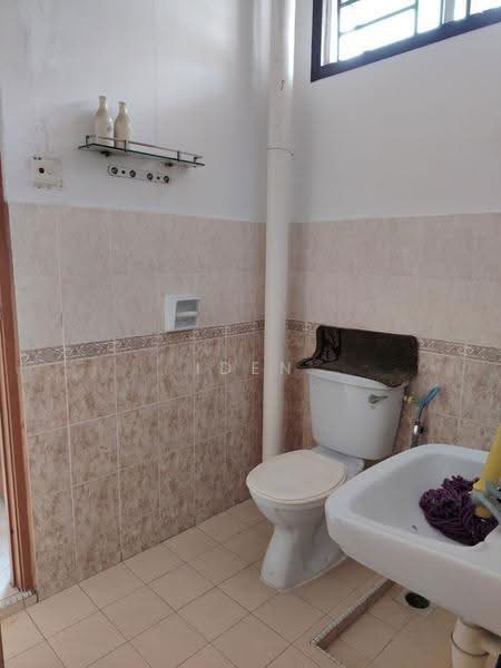 Rumah Teres 2-Tingkat untuk Dijual di Taman Nusa Indah (Iskandar Puteri (Nusajaya)) - Iden Tan - Bathroom - PropertyGuru.com.my