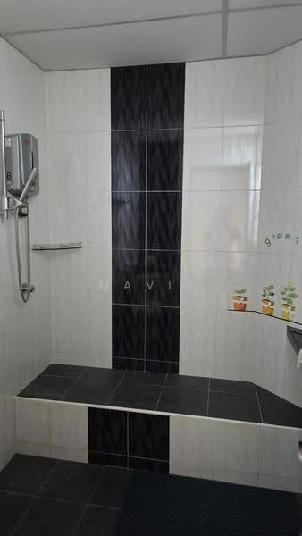 Pangsapuri untuk Disewa di Bangunan Anson (Anson Apartment) - Mavis Lim - Bathroom - PropertyGuru.com.my