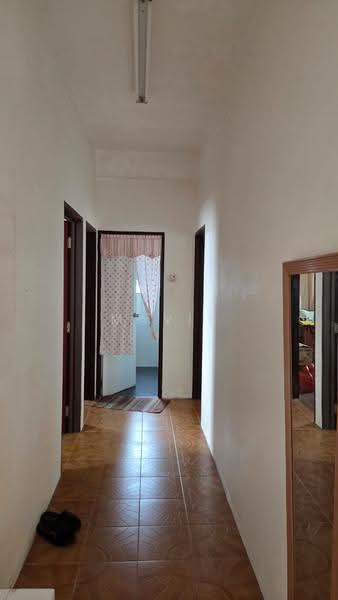 Pangsapuri untuk Disewa di Bangunan Anson (Anson Apartment) - Mavis Lim - Corridor - PropertyGuru.com.my