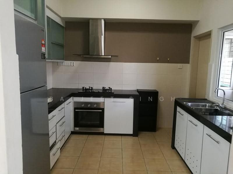 Kondominium untuk Dijual di The Boulevard - Baljeet Singh - Kitchen - PropertyGuru.com.my