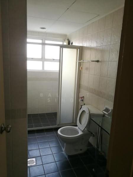 Kondominium untuk Dijual di The Boulevard - Baljeet Singh - Bathroom - PropertyGuru.com.my
