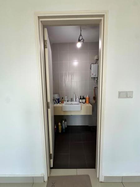 Service Residence for Sale at Meridin Suites @ The Meridin - Dona - Bathroom - PropertyGuru.com.my