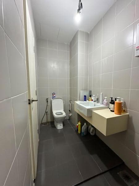 Service Residence for Sale at Meridin Suites @ The Meridin - Dona - Bathroom - PropertyGuru.com.my