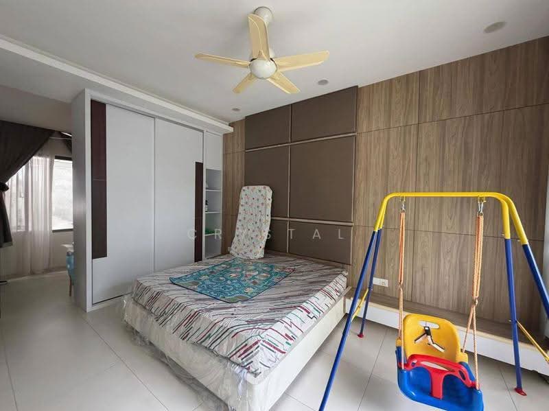 3-storey Terraced House for Sale in Batu Uban (Gelugor) - Crystal Choong - Bedroom - PropertyGuru.com.my