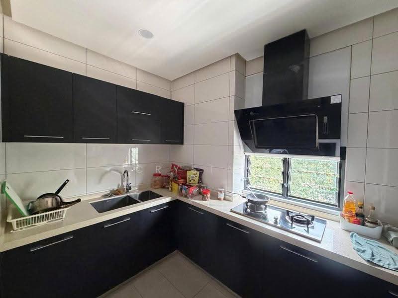 3-storey Terraced House for Sale in Batu Uban (Gelugor) - Crystal Choong - Kitchen - PropertyGuru.com.my
