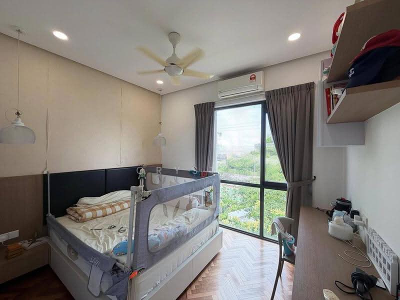 3-storey Terraced House for Sale in Batu Uban (Gelugor) - Crystal Choong - Bedroom - PropertyGuru.com.my