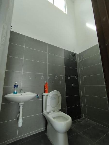Rumah Berkembar untuk Dijual di Ipoh (Perak) - Nicholas Poh - Bathroom - PropertyGuru.com.my