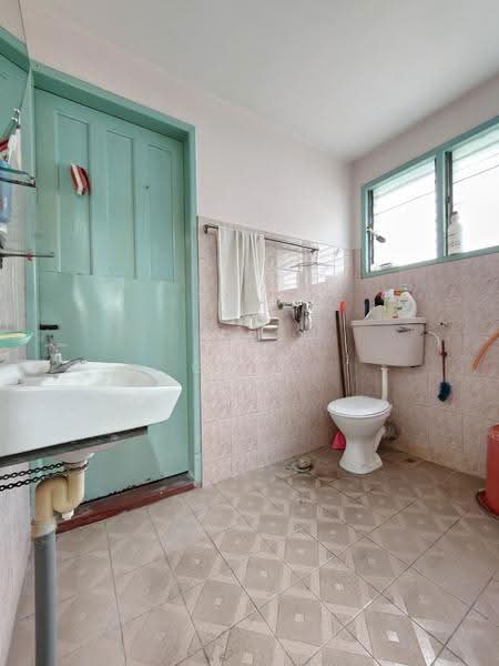 Rumah Berkembar untuk Dijual di Taman Lim (Ipoh) - Gary Tang - Bathroom - PropertyGuru.com.my