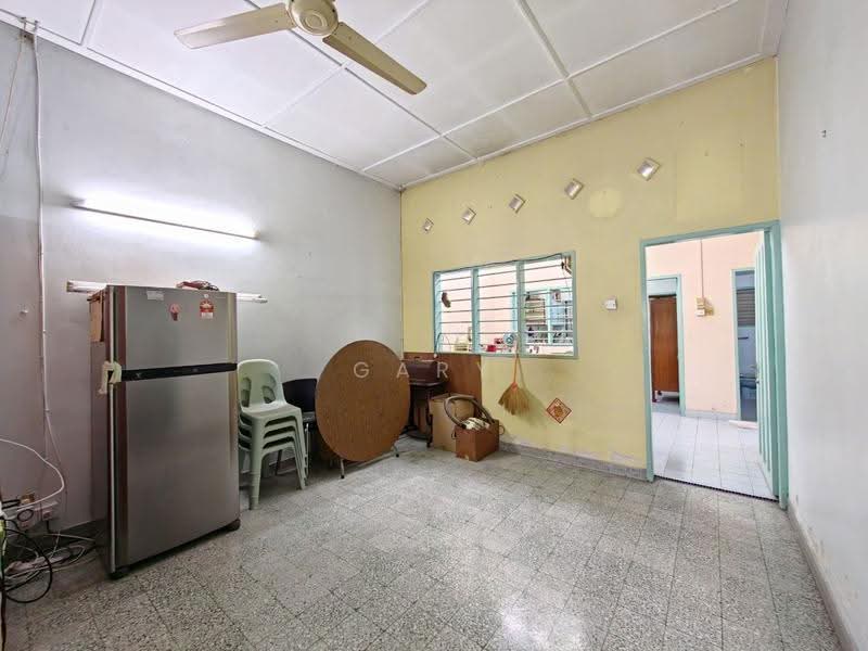 Rumah Berkembar untuk Dijual di Taman Lim (Ipoh) - Gary Tang - Living Room - PropertyGuru.com.my