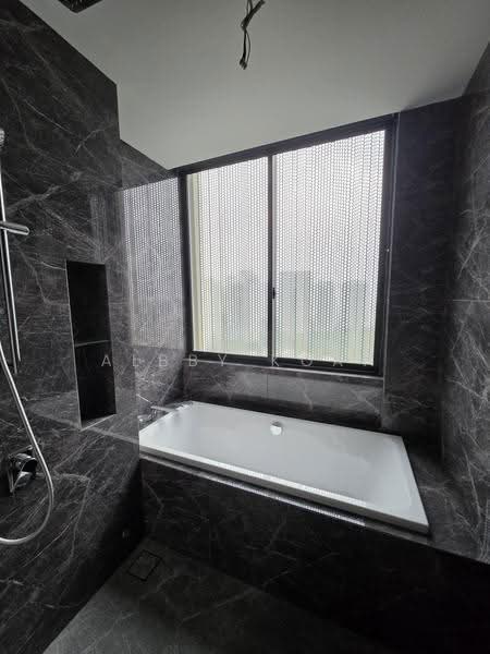 Kondominium untuk Dijual di Park Regent @Desa Park City - Albby Koah - Bathroom - PropertyGuru.com.my