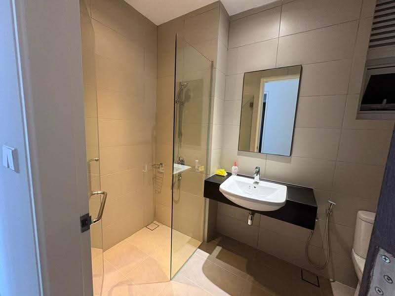 Kediaman Servis untuk Disewa di Met 1 Residences - Jenson Low - Bathroom - PropertyGuru.com.my