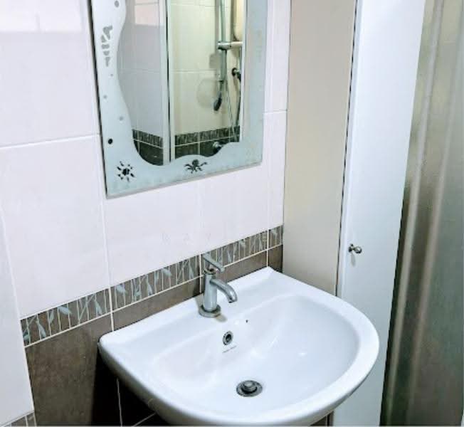 Kondominium untuk Disewa di Palmville Resort Condominium - Ray Lee - Bathroom - PropertyGuru.com.my