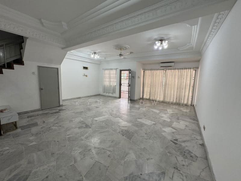 2-storey Terraced House for Sale in Bandar Bukit Puchong (Puchong) - Kydd Low - Living Room - PropertyGuru.com.my