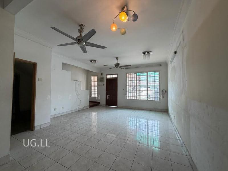 Rumah Teres untuk Dijual di Bandar Botanic (Klang) - Adeline Foong - Living Room - PropertyGuru.com.my