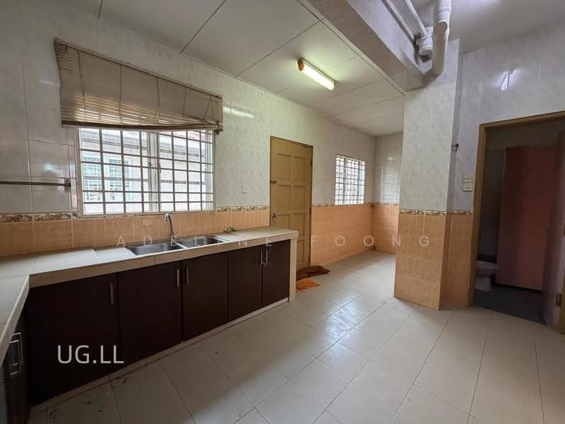 Rumah Teres untuk Dijual di Bandar Botanic (Klang) - Adeline Foong - Kitchen - PropertyGuru.com.my
