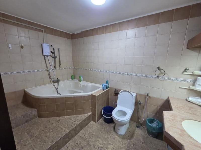 Terraced House for Rent in Pulau Tikus (Penang) - Kathryn Lee - Bathroom - PropertyGuru.com.my