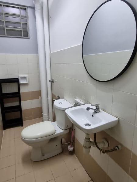 Condominium for Rent at Residensi Laguna (Sunway Belvedere) - Raymond Ling - Bathroom - PropertyGuru.com.my