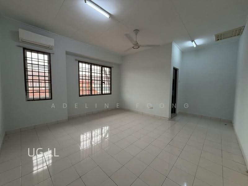 Rumah Teres 2-Tingkat untuk Dijual di Bandar Bukit Tinggi 2 (Klang) - Adeline Foong - Living Room - PropertyGuru.com.my